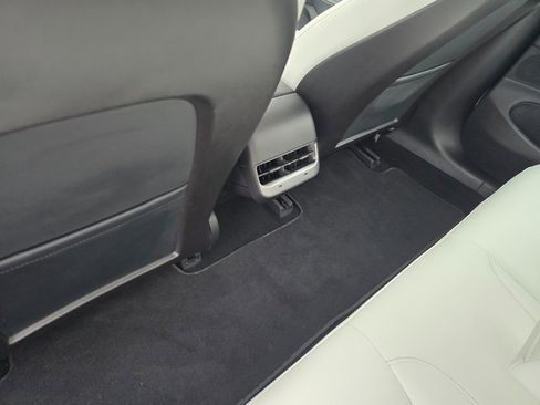 Used 2020 Tesla Model 3 Standard Range Plus image 33