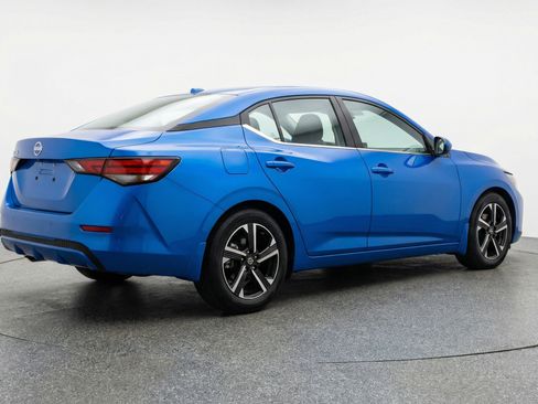 Used 2025 Nissan Sentra SV image 9