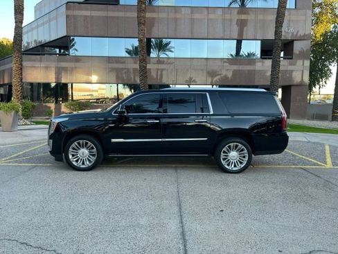 Used 2017 Cadillac Escalade ESV Platinum image 8