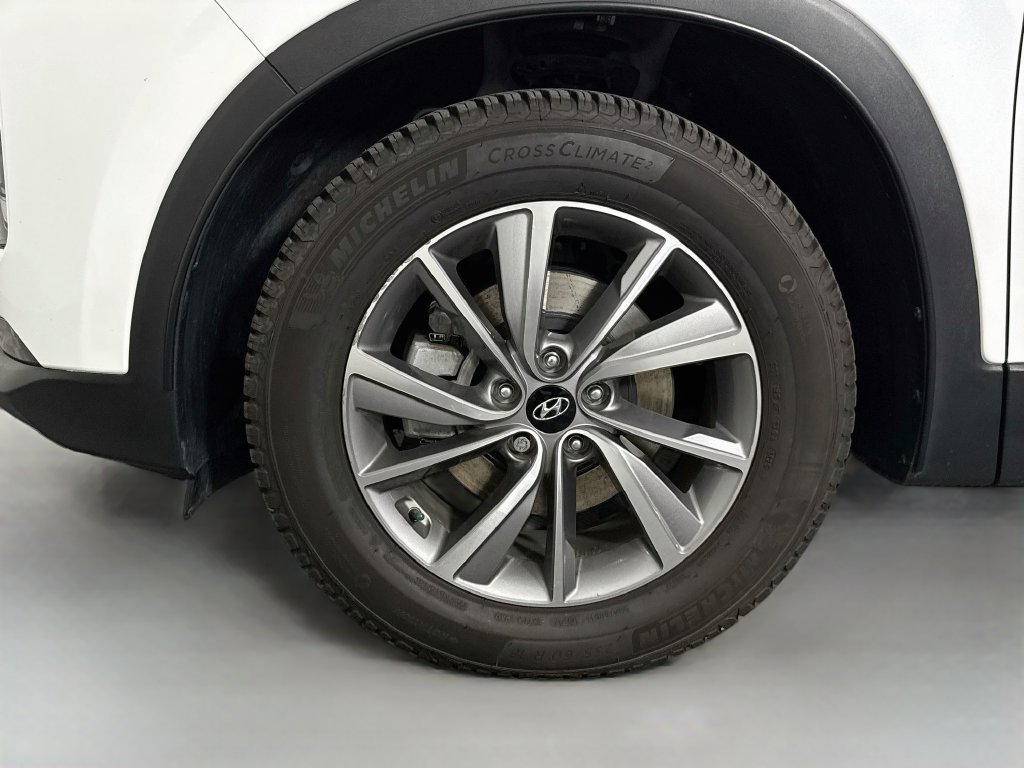 Used 2020 Hyundai Santa Fe SEL w/ Convenience Package FWD image 29