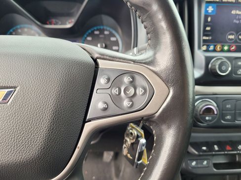 Used 2019 Chevrolet Colorado Z71 w/ Z71 Midnight Edition image 23