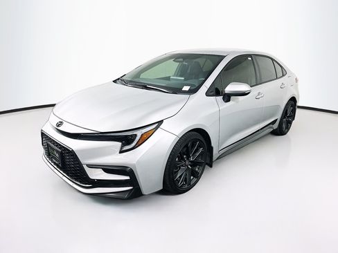 Used 2024 Toyota Corolla SE FWD image 3