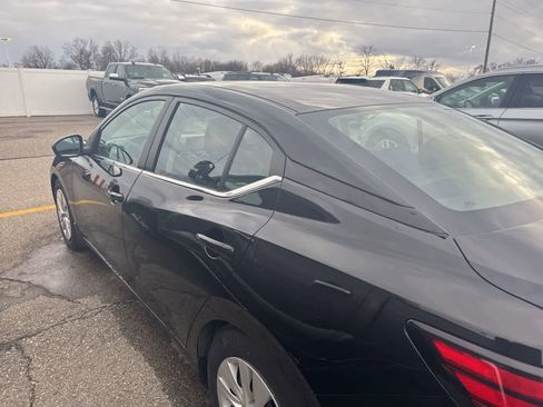 Used 2021 Nissan Sentra S image 6