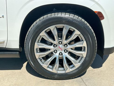 Used 2022 GMC Yukon Denali image 10