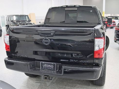 Used 2018 Nissan Titan SV w/ SV Convenience Package image 13