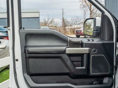 Used 2018 Ford F150 Raptor w/ Equipment Group 802A Luxury image 17