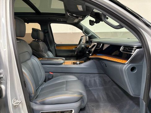 Used 2022 Jeep Grand Wagoneer Series II w/ Premium Group II image 66