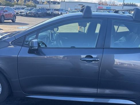 Used 2024 Toyota Corolla SE w/ SE Package image 7