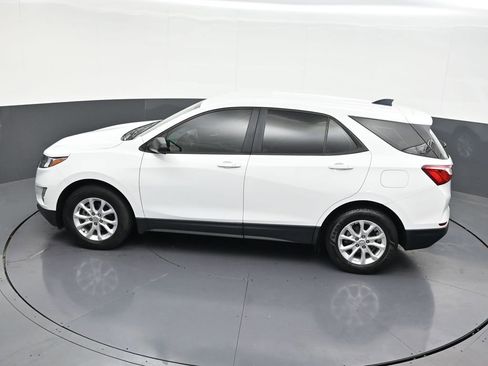 Used 2020 Chevrolet Equinox LS FWD image 18
