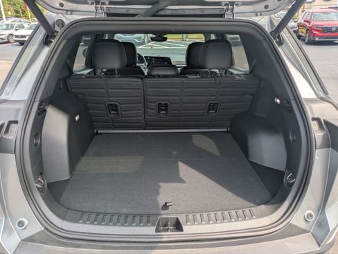 Used 2026 Chevrolet Equinox LT w/ Convenience Package II FWD image 18