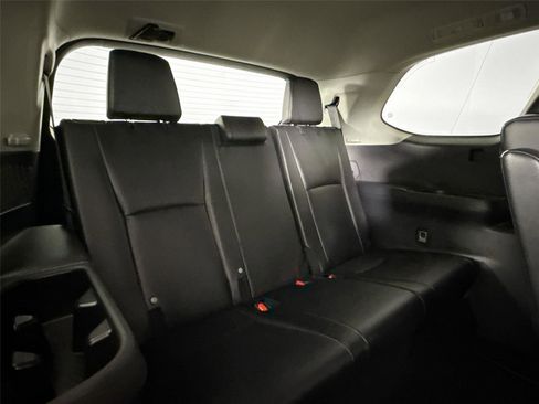 Certified 2025 Toyota Grand Highlander XLE image 53