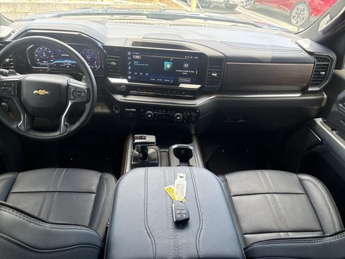 Used 2024 Chevrolet Silverado 1500 High Country w/ Z71 Off-Road Package AWD/4WD image 29
