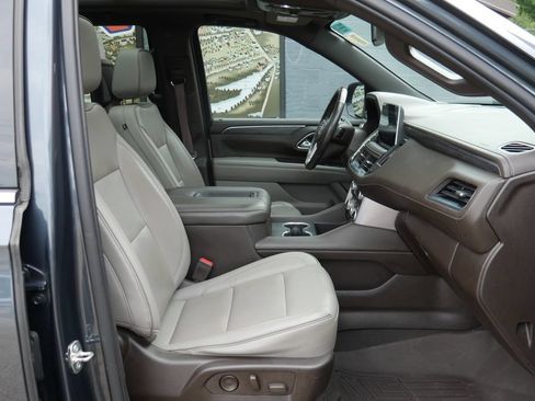 Used 2021 GMC Yukon SLT w/ SLT Premium Package AWD/4WD image 9