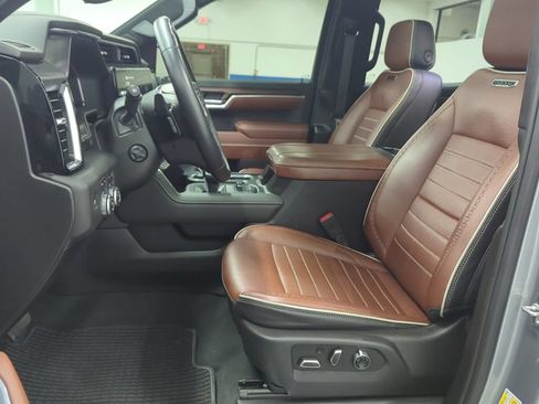 Used 2026 GMC Sierra 1500 Denali Ultimate AWD/4WD image 9