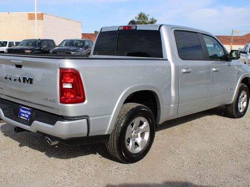 New 2026 RAM 1500 4x4 Crew Cab image 4