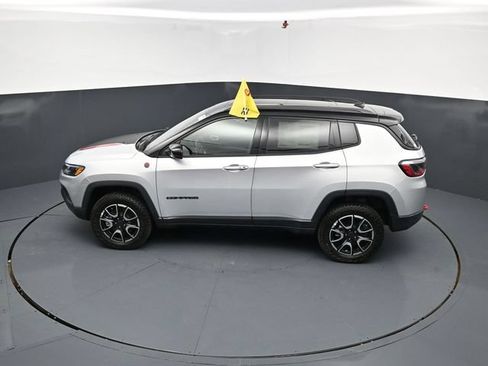 New 2026 Jeep Compass Trailhawk w/ Sun, Sound & Navigation Group AWD/4WD image 35