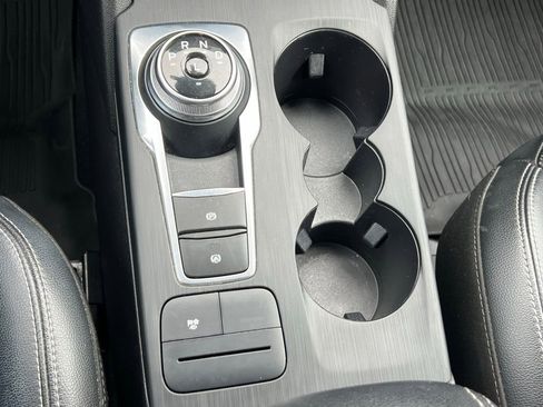 Used 2022 Ford Escape SEL image 32