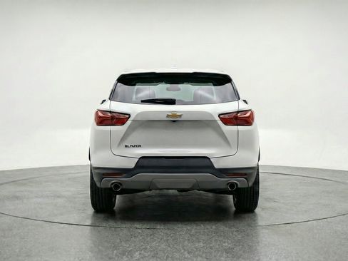 Used 2025 Chevrolet Blazer LT FWD image 7