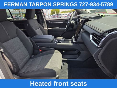 Used 2025 GMC Acadia Elevation FWD image 22