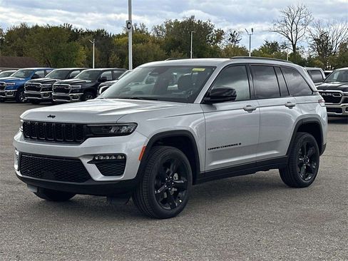 New 2025 Jeep Grand Cherokee Limited image 5