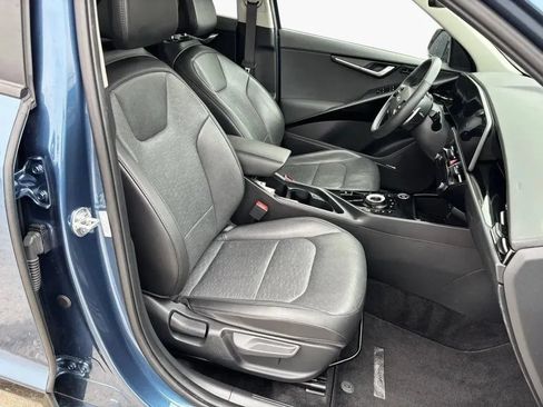 Used 2023 Kia Niro SX Touring FWD image 34