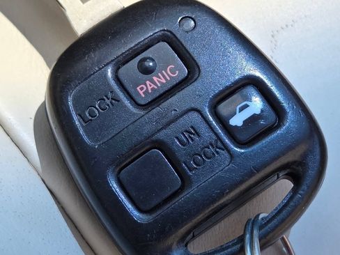 Used 2005 Lexus SC 430 Convertible RWD image 40