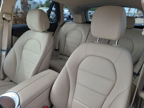 Used 2022 Mercedes-Benz GLC 300 4MATIC w/ Premium Package Lite image 20