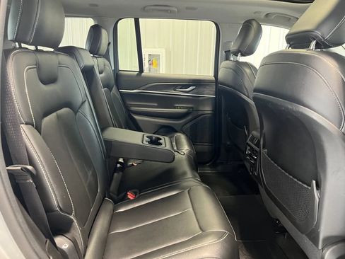 Used 2024 Jeep Grand Cherokee Limited AWD/4WD image 24