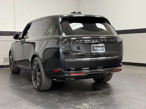 Used 2025 Land Rover Range Rover SE AWD/4WD image 11