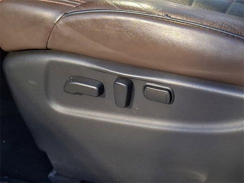 Used 2019 Nissan Armada Platinum w/ Captain's Chairs Package image 16