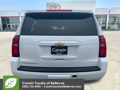Used 2018 Chevrolet Suburban LT w/ LT Signature Package AWD/4WD image 4