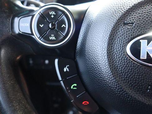 Used 2016 Kia Soul FWD image 29