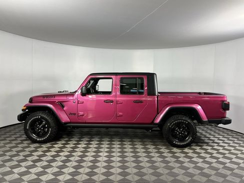 Used 2024 Jeep Gladiator Sport image 10