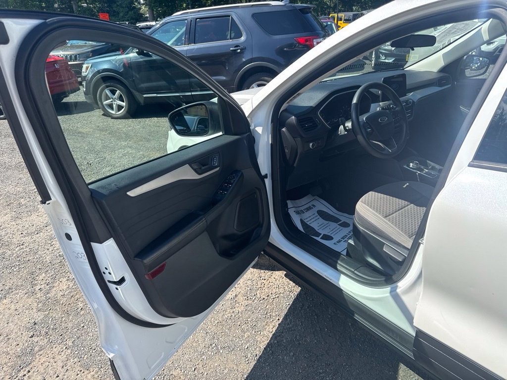 Used 2022 Ford Escape SE FWD image 29