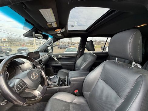 Used 2022 Lexus GX 460 Luxury w/ Sport Design Package image 11