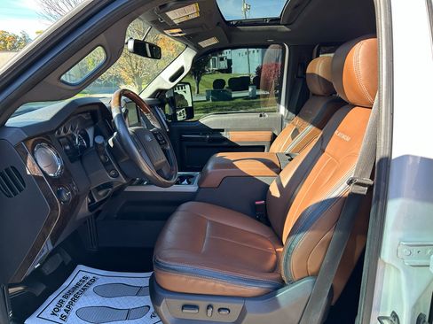 Used 2015 Ford F250 Platinum w/ Platinum Package image 12
