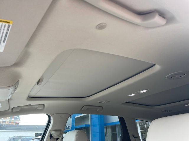 Used 2024 Buick Enclave Premium w/ Experience Buick Package AWD/4WD image 6