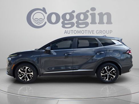 Used 2023 Kia Sportage EX FWD image 3