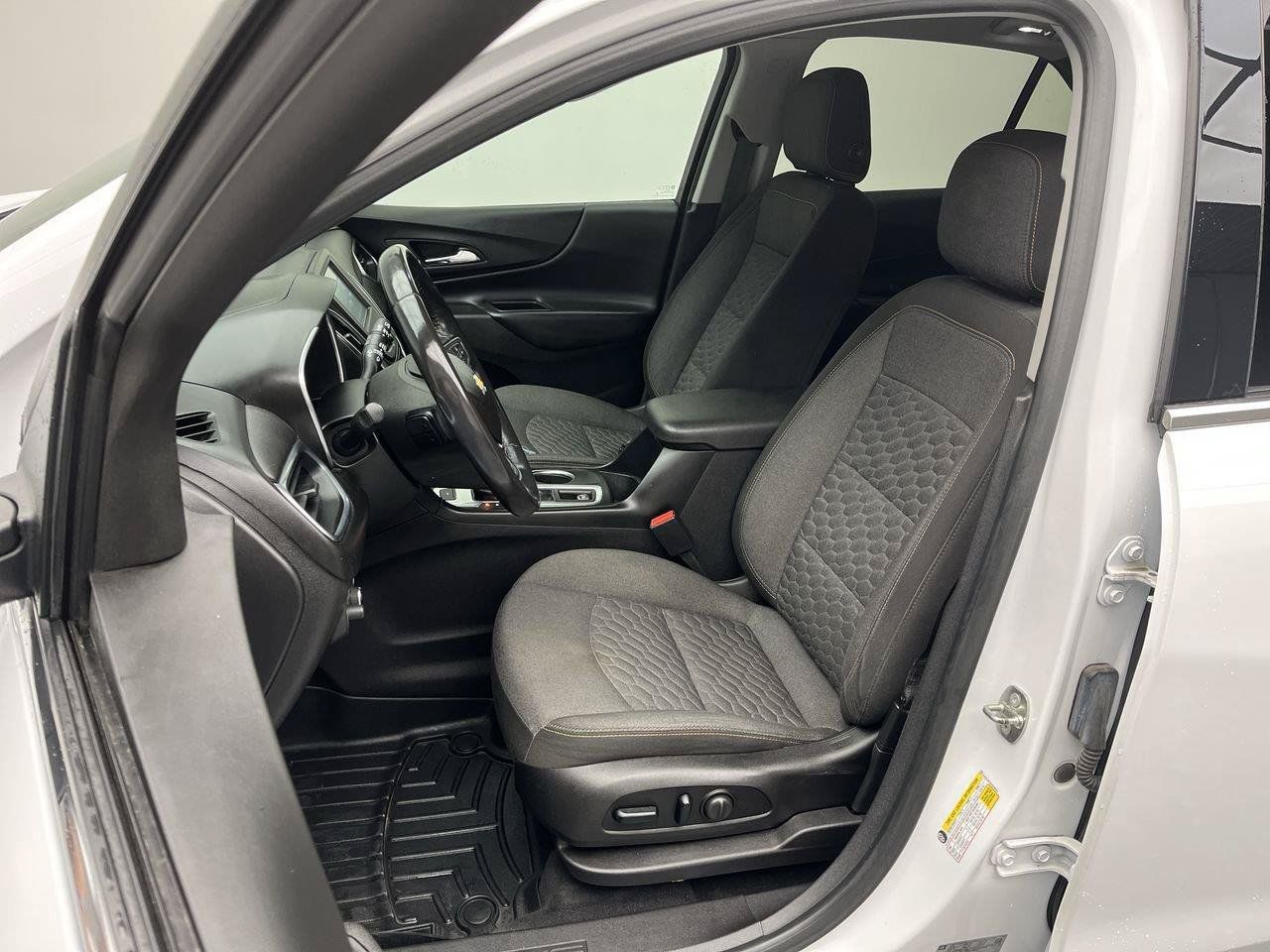 Used 2018 Chevrolet Equinox LT AWD/4WD image 8