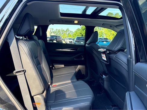 Certified 2025 INFINITI QX60 Luxe w/ Black Edition image 13