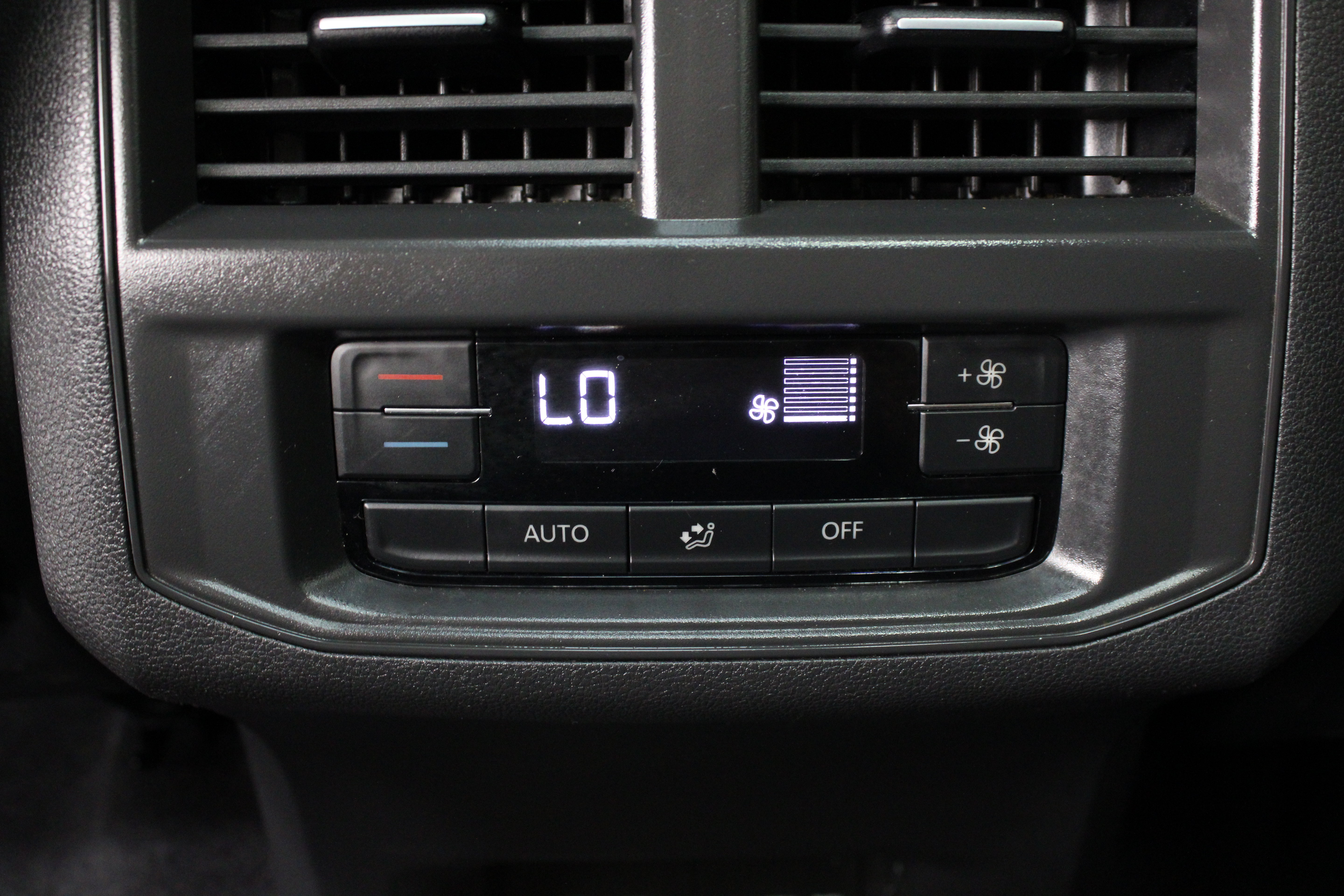 Used 2021 Volkswagen Atlas SE w/ Panoramic Sunroof Package FWD image 31