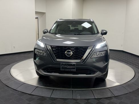 Used 2021 Nissan Rogue SV w/ Premium Package FWD image 2