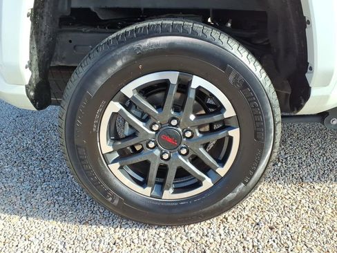 Used 2024 Toyota Tacoma TRD Sport image 11