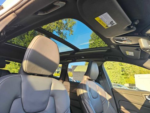 New 2026 Volvo XC60 B5 Ultra w/ Protection Package Premier AWD/4WD image 11
