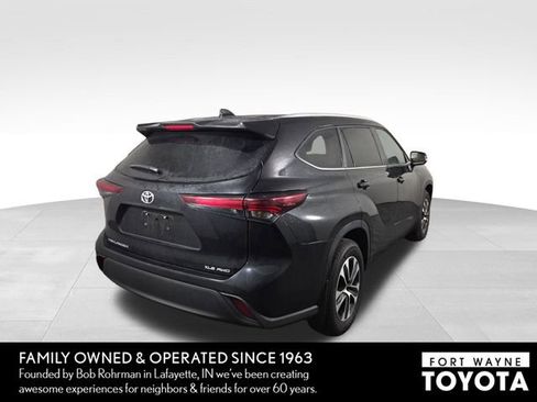 Used 2025 Toyota Highlander XLE image 7