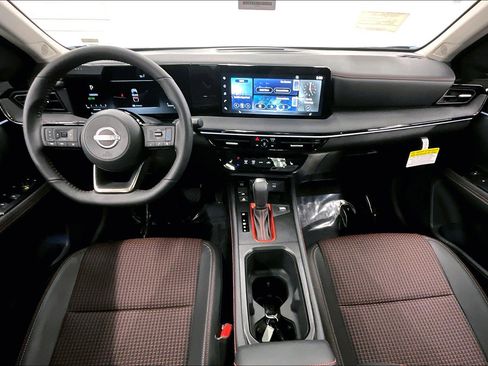 New 2025 Nissan Kicks SR w/ SR Premium Package AWD/4WD image 17