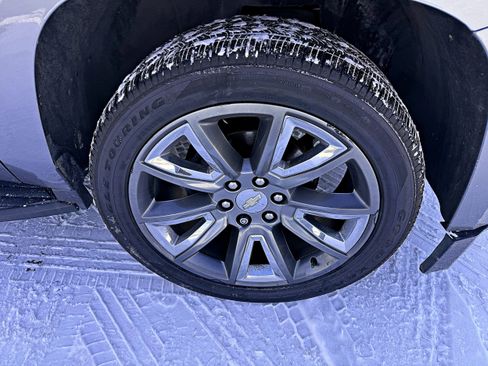 Used 2018 Chevrolet Suburban LT w/ Luxury Package image 8