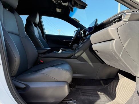 Certified 2023 Toyota Venza Nightshade image 20