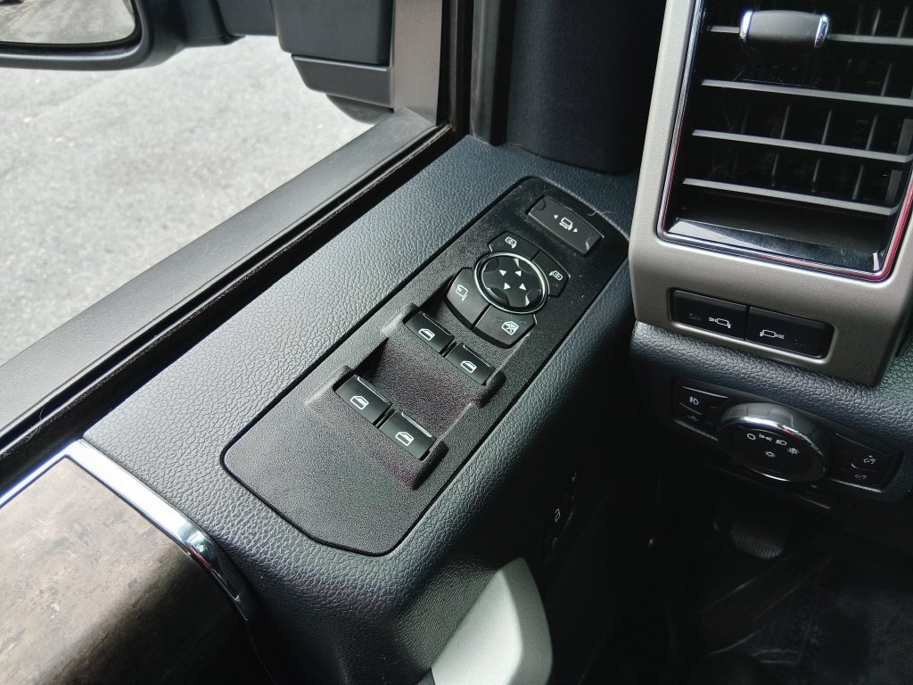 Certified 2022 Ford F250 Lariat w/ Lariat Ultimate Package AWD/4WD image 20