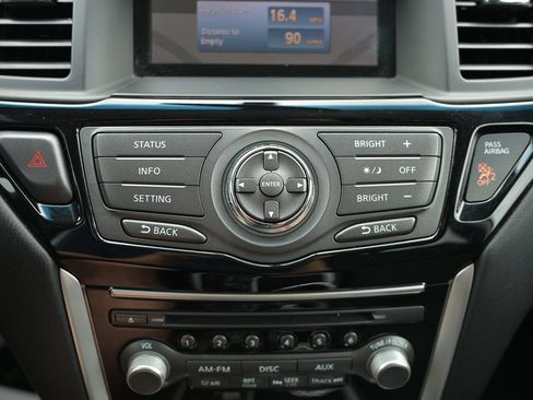 Used 2015 Nissan Pathfinder SV FWD image 27